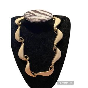 Cream Enamel Necklace Leaf Leaves Links Vintage Approx 16” Collar Choker